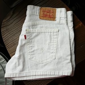 Levis White shorts